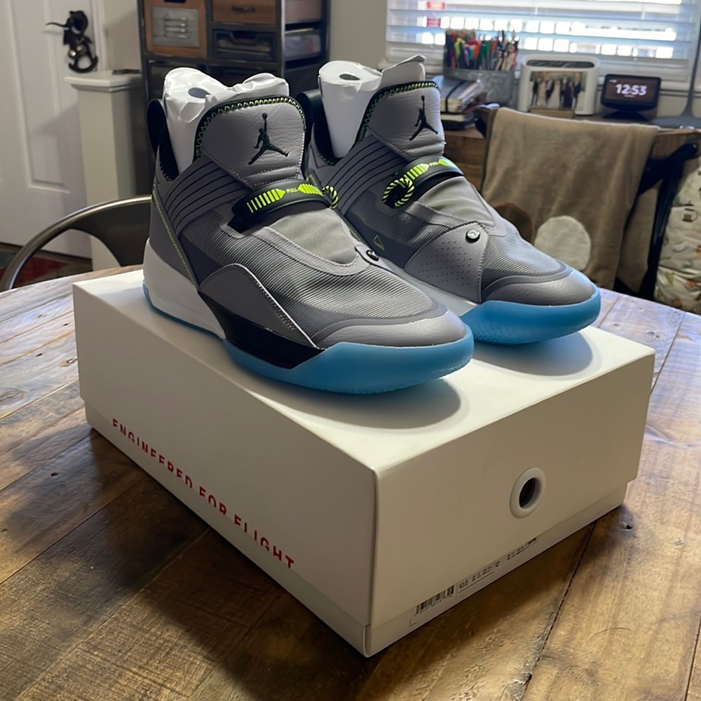 Air Jordan XXXIII SE low Sz 10.5 w/ OG Box